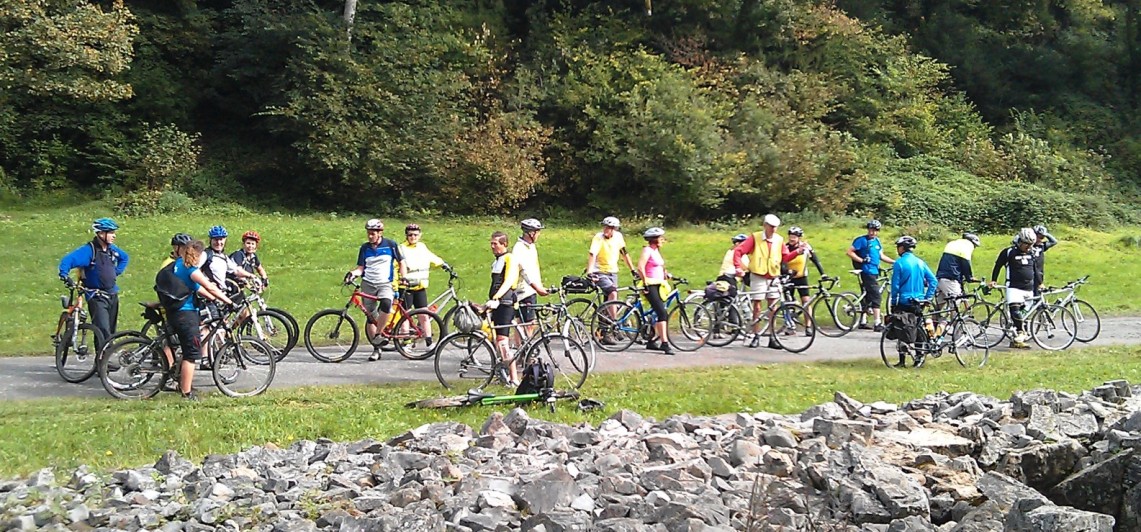 Cyclists visit Parc le Breos.